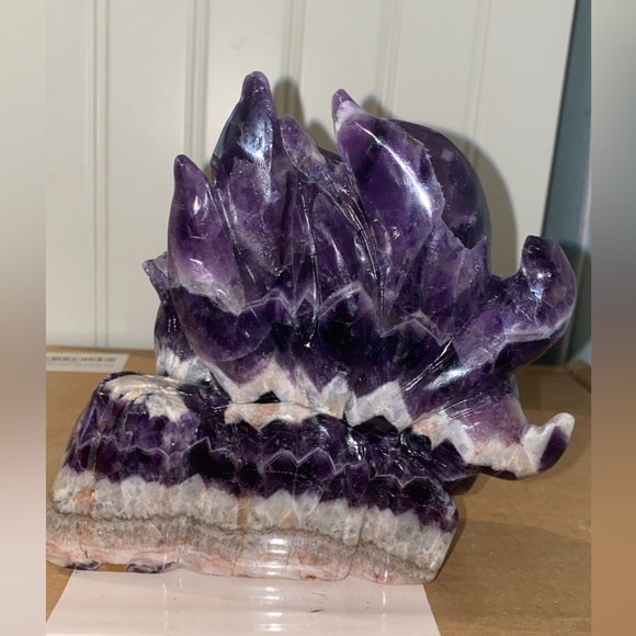 Dream Amethyst Nine Tail Fox - Picture 3 of 3